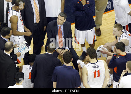 Charlottesville, Va, USA. 24th Feb, 2013,  Virginia head coach Tony Bennett talks in the huddle during the ACC basketball game. (Credit Image: Credit:  Andrew Shurtleff/ZUMAPRESS.com/Alamy Live News) Stock Photo