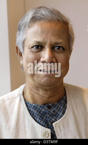 FILE - Director of Grameen-Bank, Muhammad Yunus from Bangladesh, photographed in Berlin, Germany, 14 September 2004. The Swedish Academy suprisingly anounced that 66-year old Yunus won the Nobel Peace Prize, Friday, 13 October 2006. Yunus receives the honour for his bank's efforts to fight poverty, as it hands out loans to the poor. The Nobel Peace Prize is endowed with 1.1 million Stock Photo