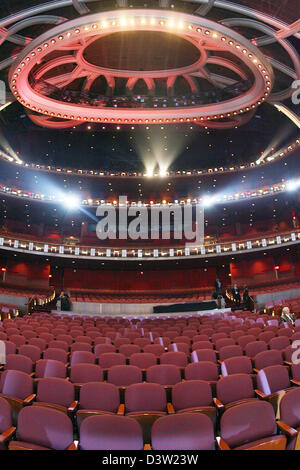 The photo shows the interior of the Kodak Theatre on the famous ...