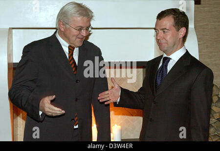 German Foreign Minister Frank-Walter Steinmeier (L) meets Russian Vice Prime Minister Dmitri Medvedev for dinner in Moscow, Russia, Wednesday, 20 December 2006. Two weeks prior to the begin of the German Presidency of the Council of the European Union, Steinmeier is in Moscow for a short visit. Photo: Gero Breloer Stock Photo