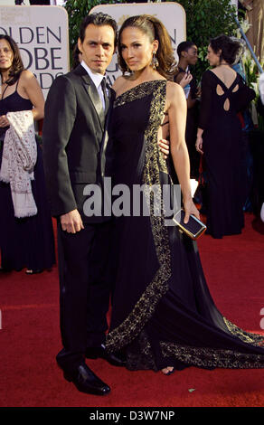US singer, dancer and actress Jennifer Lopez (R) and her husband Puerto Rican singer and actor Marc Anthony (L) pose for the cameras as they arrive to the 64th Annual Golden Globe Awards in Beverly Hills, CA, United States, Monday, 15 January 2007. Photo: Hubert Boesl
