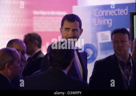 Barcelona, Spain. 25th February 2013. Prince Felipe welcomed by Mobile World Congress  managers. Credit:  esteban mora / Alamy Live News Stock Photo