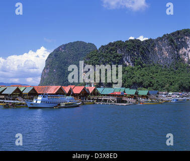 Fishing village on sea-stilts, Ko Panyi, Phang Nga Bay Marine National Park, Phang Nga Province, Thailand Stock Photo