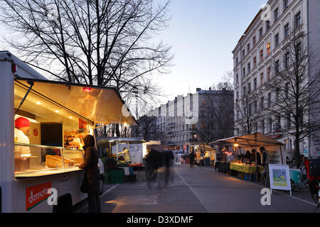 Berlin, Germany, the weekly market at dawn on Kollwitzplatz Stock Photo