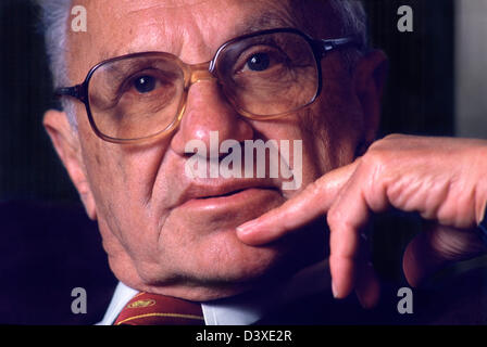 Milton Friedman (1912-2006) The 1976 American Nobel Laureate For ...