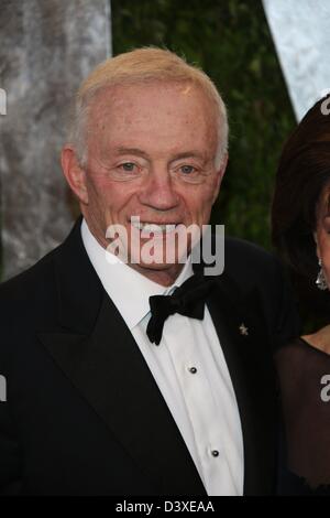 Los Angeles, USA. 24th February 2013. NewsJerry Jones arrives at the Vanity Fair Oscar Party at Sunset Tower in West Hollywood, Los Angeles, USA. Photo: Hubert Boesl/dpa/Alamy Live News Stock Photo