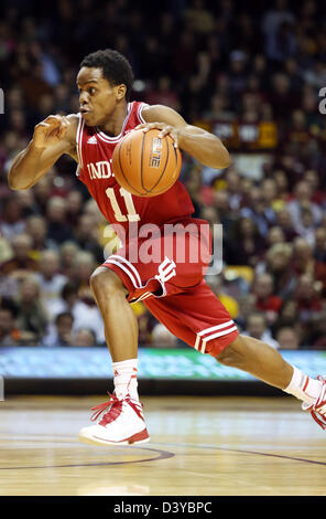 Minneapolis, USA. 26th February 2013. Indiana Hoosiers guard Kevin Ferrell (11) dribbles the ball during the NCAA basketball game between the Minnesota Gophers and the Indiana Hoosiers at Williams Arena in Minneapolis, Minnesota.  Credit:  Cal Sport Media / Alamy Live News Stock Photo