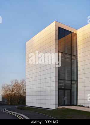 Chesterfield Royal Hospital, Chesterfield, United Kingdom. Architect: Manser Practice Architects, 2011. Corner view of reflectiv Stock Photo