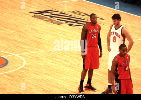 Danilo Gallinari, Clarence 'Sonny' Weems and DeMar DeRozan during NBA knicks match Stock Photo