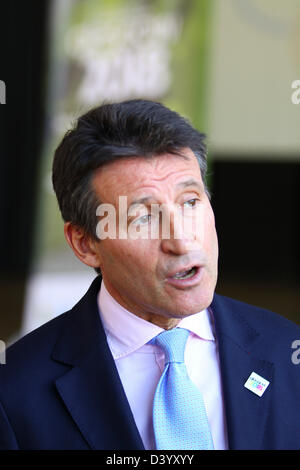 Glasgow, UK. 27th February 2013.  Seb Coe visits Shawlands Academy Glasgow to support Glasgow's bid to host 2018 Youth Olympic Games (YOG) as part of London 2012 legacy. Credit:  ALAN OLIVER / Alamy Live News Stock Photo