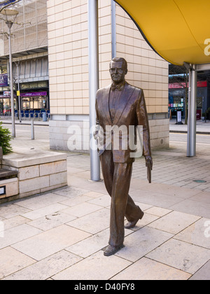 Statue of Cary Grant by sculptor Graham Ibbeson in Millennium Square, Bristol, England. Stock Photo