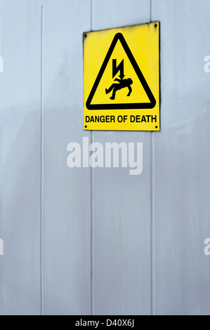 Sign for 'Danger of Death' by electrocution warning sign Stock Photo