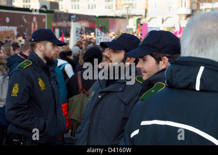 Danish police on the Palace Square in Copenhagen Stock Photo - Alamy