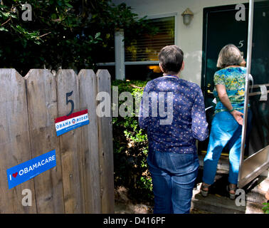 Feb. 28, 2013 - Santa Monica, CA, US - Volunteers Ardelle Jarvis, center, and Juanita Lewis deliver hot food from Meals on Wheels West, a program that provides daily meals to the elderly and the home-bound.  Organizations like Meal on Wheels are bracing for the cuts in federal spending mandated by the sequester, due to go into effect on March 1, 2013.(Credit Image: © Brian Cahn/ZUMAPRESS.com) Stock Photo