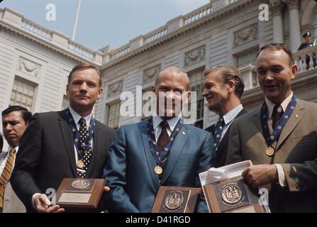 NEIL ARMSTRONG with Buzz Aldrin and Michael Collins , New York City Mayor John Lindsay at City Hall  in New York City 1969.(Credit Image: © J.B. Cuny/Globe Photos/ZUMAPRESS.com) Stock Photo