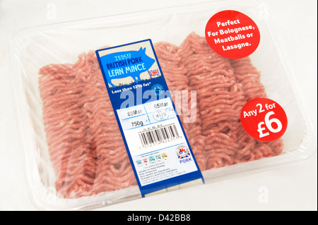 Tesco BRITISH pork lean mince healthy eating with the British logo & the little red tractor sign symbol on an offer of 2 for £6 Stock Photo