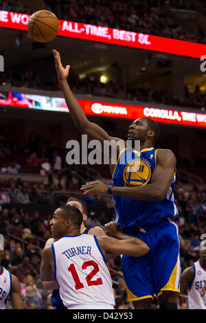 Golden State Warriors center Festus Ezeli (31) dunks against the ...