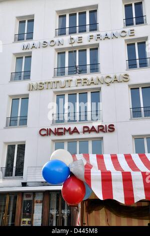 Balloons in the French national colours blue, white and red are pictured in front of the Cinema Paris and the Institut Francais on Kurfürstendamm in Berlin, Germany, 12 February 2012. Fotoarchiv für ZeitgeschichteS.Steinach Stock Photo
