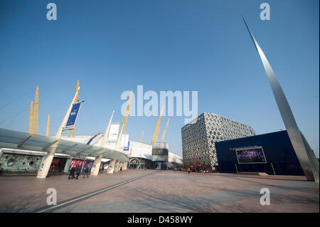 London, UK. 5th March 2013. The first warm day of Spring with blue sky over the O2 Arena in London, UK. Credit:  Malcolm Park London events / Alamy Live News Stock Photo