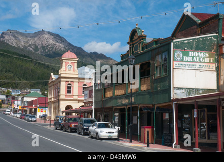 Orr Street, with hotel and post office, in the West Coast mining town of Queenstown, Tasmania Stock Photo