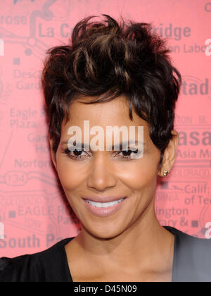 March 5, 2013 - Hollywood, California, U.S. - Halle Berry arrives for the premiere of the film 'The Call' at the ArcLight theater. (Credit Image: Credit:  Lisa O'Connor/ZUMAPRESS.com/Alamy Live News) Stock Photo