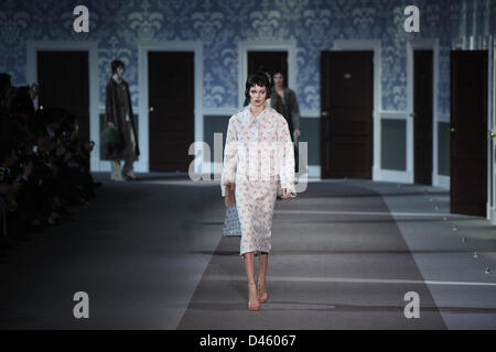 Models wear creations for the Louis Vuitton Spring-Summer 2022  ready-to-wear fashion show presented in Paris, Tuesday, Oct. 5, 2021.  (Photo by Vianney Le Caer/Invision/AP Stock Photo - Alamy