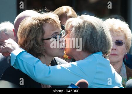 Tucson, Arizona, USA. 6th March 2013. GABRIELLE GIFFORDS, left, embraces PAM SIMON, her former staffer and Jan.8 victim, right, at the Tucson, Ariz. Safeway where former Rep. G. Giffords was shot in 2011. (Credit Image: © Will Seberger/ZUMAPRESS.com) Stock Photo