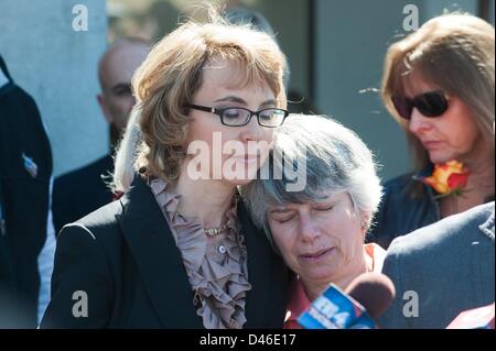 Tucson, Arizona, USA. 6th March 2013. GABRIELLE GIFFORDS, left, embraces SUSAN HILEMAN, right, at the Tucson, Ariz. Safeway where former Rep. G. Giffords was shot in 2011. (Credit Image: © Will Seberger/ZUMAPRESS.com) Stock Photo
