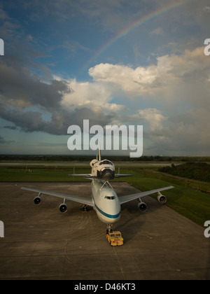 Space Shuttle Endeavour, mounted atop the 747 Shuttle Carrier Aircraft ...