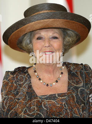 Queen Beatrix of the Netherlands (C) seen at the presidential residence in Vilnius, Lithuania, 24 June 2008. The same day Queen Beatrix arrived for a three day official visit to Lithuania. Photo: Patrick van Katwijk Stock Photo