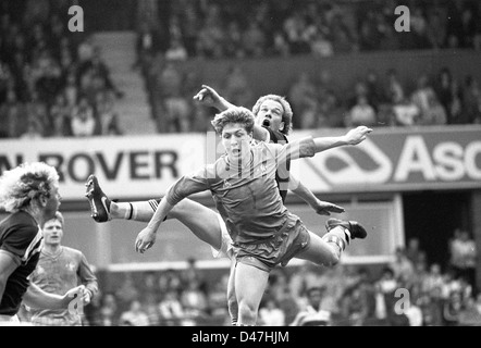 John Millar and Andy Gray Aston Villa v Chelsea at Villa Park 26/4/1986 Stock Photo