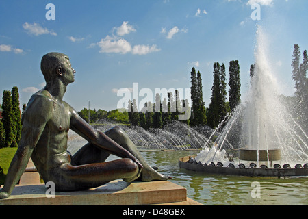 Statue and fountain outside the main building of the University of Debrecen, Debrecen, Hajdú-Bihar county, eastern Hungary. Stock Photo