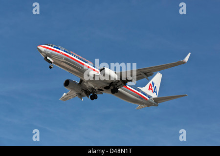 A Boeing 737 of American airlines on final approach Stock Photo