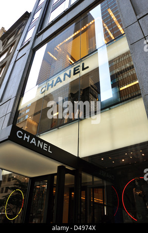 Chanel boutique NYC Stock Photo: 24635687 - Alamy
