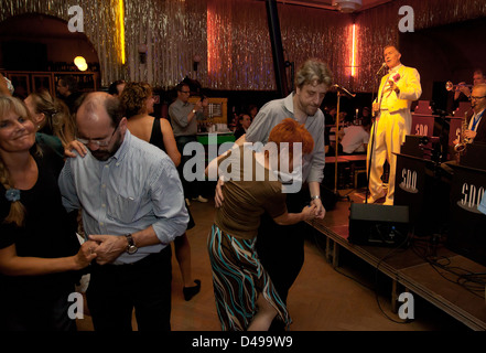 Berlin, Germany, Swing Dancing guests at dinner in Clärchens Ballhaus ...
