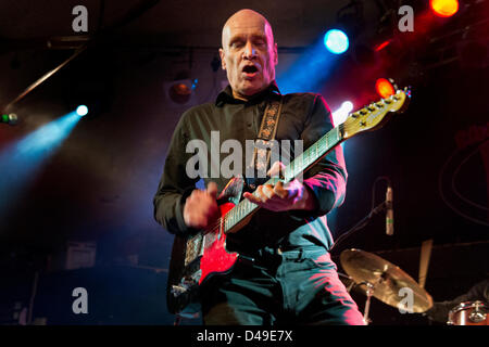 Bilston, Wolverhampton, UK. 7th March 2013. Singer, guitarist and ex-Dr Feelgood member Wilko Johnson and his band, on his Farewell Tour, at the Robin2in Bilstonn, Wolverhampton, 7 March 2013. Credit:  John Bentley / Alamy Live News Stock Photo