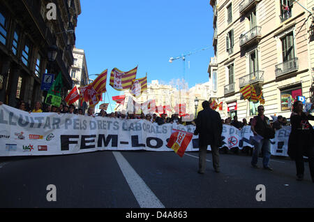 Barcelona, Spain. 10th March, 2013. Protests against Spanish and Catalonian government welfare cuts due to the economic crisis and the imposition of austerity as the remedy to resolve the crisis. Stock Photo