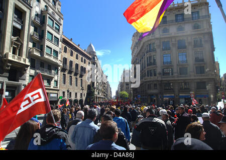 Barcelona, Spain. 10th March, 2013. Protests against Spanish and Catalonian government welfare cuts due to the economic crisis and the imposition of austerity as the remedy to resolve the crisis. Stock Photo