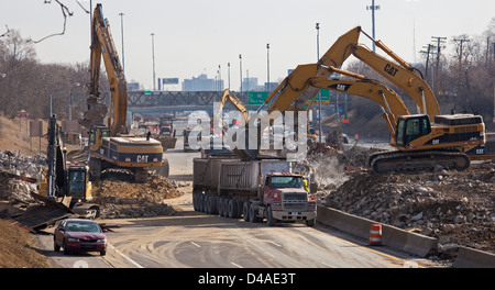 Workers rebuild interstate highway bridge in Detroit Stock Photo