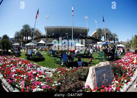 Indian Wells, California. 10th March 2013. General view of Stadium court during the BNP Paribas Open at Indian Wells Tennis Garden in Indian Wells CA. Credit:  Cal Sport Media / Alamy Live News Stock Photo