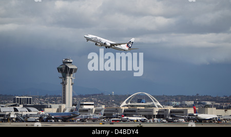 LOS ANGELES, CALIFORNIA, USA - MARCH 8, 2013 - Alaska Airlines Boeing 737-890 takes off from Los Angeles Airport Stock Photo