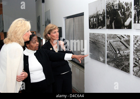 Dr. Jill Biden and Liz Berry Gips Visit Hector Pieterson Museum Stock Photo