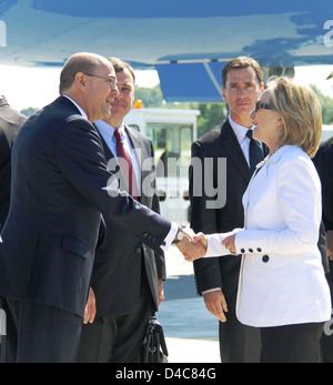 Secretary Clinton Is Greeted By Consul General of the American Consulate General in Krakow, Greenberg, U.S. Deputy Chief of Mission to Poland Heidt, and Ambassador Feinstein Stock Photo