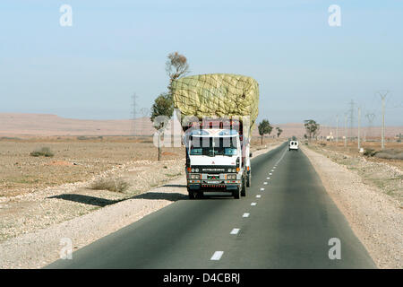 Overloaded truck hi-res stock photography and images - Alamy