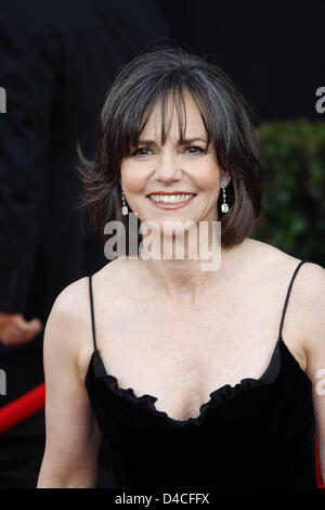 Actress Sally Field arrives at the 14th Annual Screen Actors Guild Awards at the Shrine Exposition Center in Los Angeles, California. USA, 27 January 2008. The awards will be presented to actors for outstanding performances in 2007 in five film and eight prime-time television categories. Photo: Hubert Boesl Stock Photo