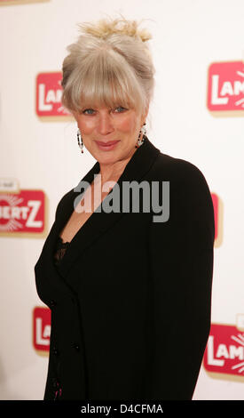 US actress Linda Evans arrives for the 'Lambertz Monday' Party in Cologne, Germany, 28 January 2008. The party of sweets producer 'Lambertz' traditionally took place within the scope of the international sweets fair ISM. Photo: FELIX HEYDER Stock Photo