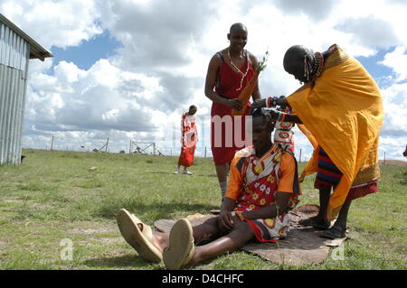 Masai pictured during a play on AIDS and female genital mutilation in the Kajiado district of southern Kenya, 04 December 2007. Photo: Sandra Gaetke Stock Photo