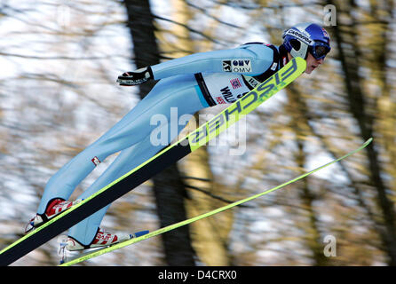 Austrian Gregor Schlierenzauer shown in the air during a practice jump for the World Cup event at 'Muehlenkopfschanze' in Willingen, Germany, 17 February 2008. Photo: Uwe Zucchi Stock Photo