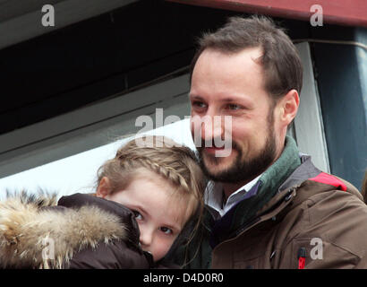 The Norwegian Crown Prince Haakon and his daughter Princess Ingrid-Alexandra are pictured at the Ski festival at Holmenkollen close to Oslo, Norway, 09 March 2008. Photo: Albert Nieboer NETHERLANDS OUT Stock Photo