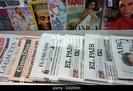 Spanish newspapers on sale in kiosk in Santa Cruz de Tenerife, Canary Islands Stock Photo